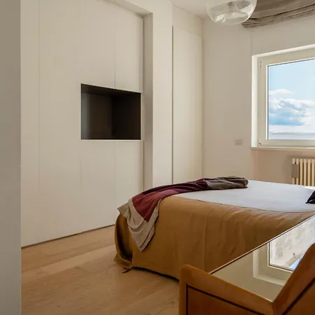 Guesthost - Attico Umbertino Design With Terrace Bari